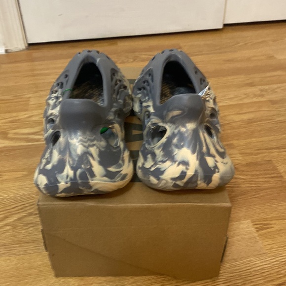 New in Box Stock X Adidas YZY Foam Runner Men’s size 10 - Picture 5 of 8